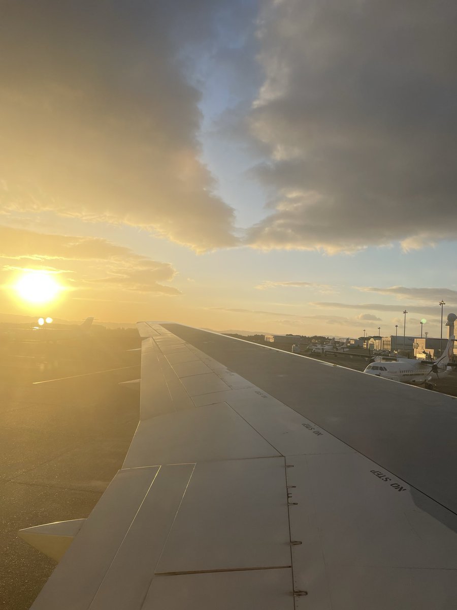 v2elho6778's tweet photo. 明日はダーリンとデート
東京→大阪 https://t.co/EmrJhcCtAD
