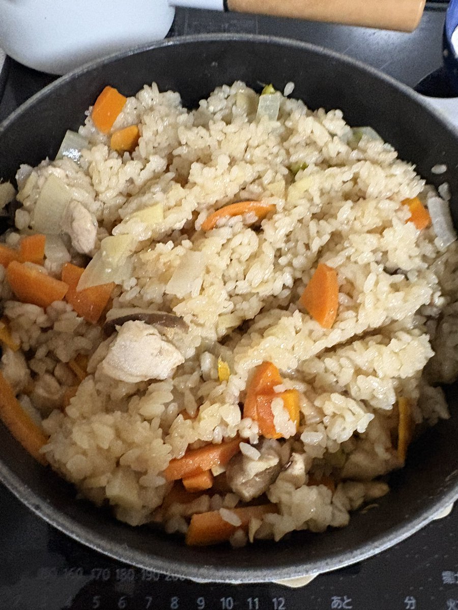 YLBCrtkAkKg7ryk's tweet photo. 過去一うまい混ぜご飯ができた（笑） https://t.co/WVLAKuc9p0