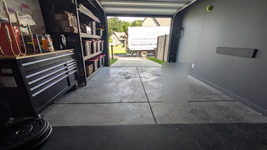 HaulSquad's tweet photo. Vestavia Hills, AL — garage full of boxes; client couldn’t park.

Called Haul Squad. Next morning we cleaned out the garage junk. Truck 525 on site.

Family-owned · Helena, AL
205-828-JUNK · https://t.co/w4HtamgbLE https://t.co/WkEtl5FH1U