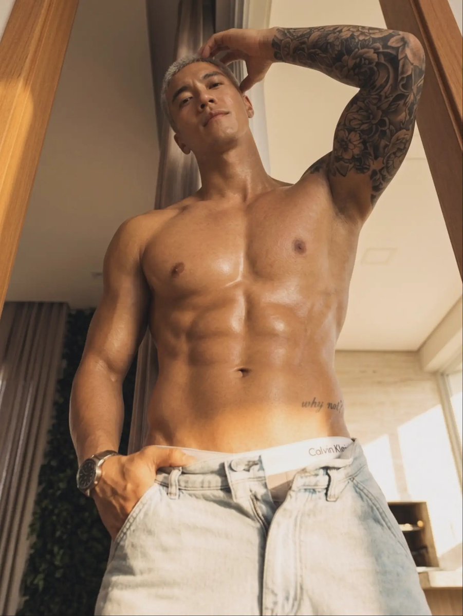 RomezzyLopez's tweet photo. Keeping it simple: good denim, no shirt, zero regrets. Sometimes you don’t need to say much when the fit speaks for itself.

#MensFashion
#MensStyle
#TattooedMen
#FitnessMotivation
#HotGuys https://t.co/aRUpZjSsb6