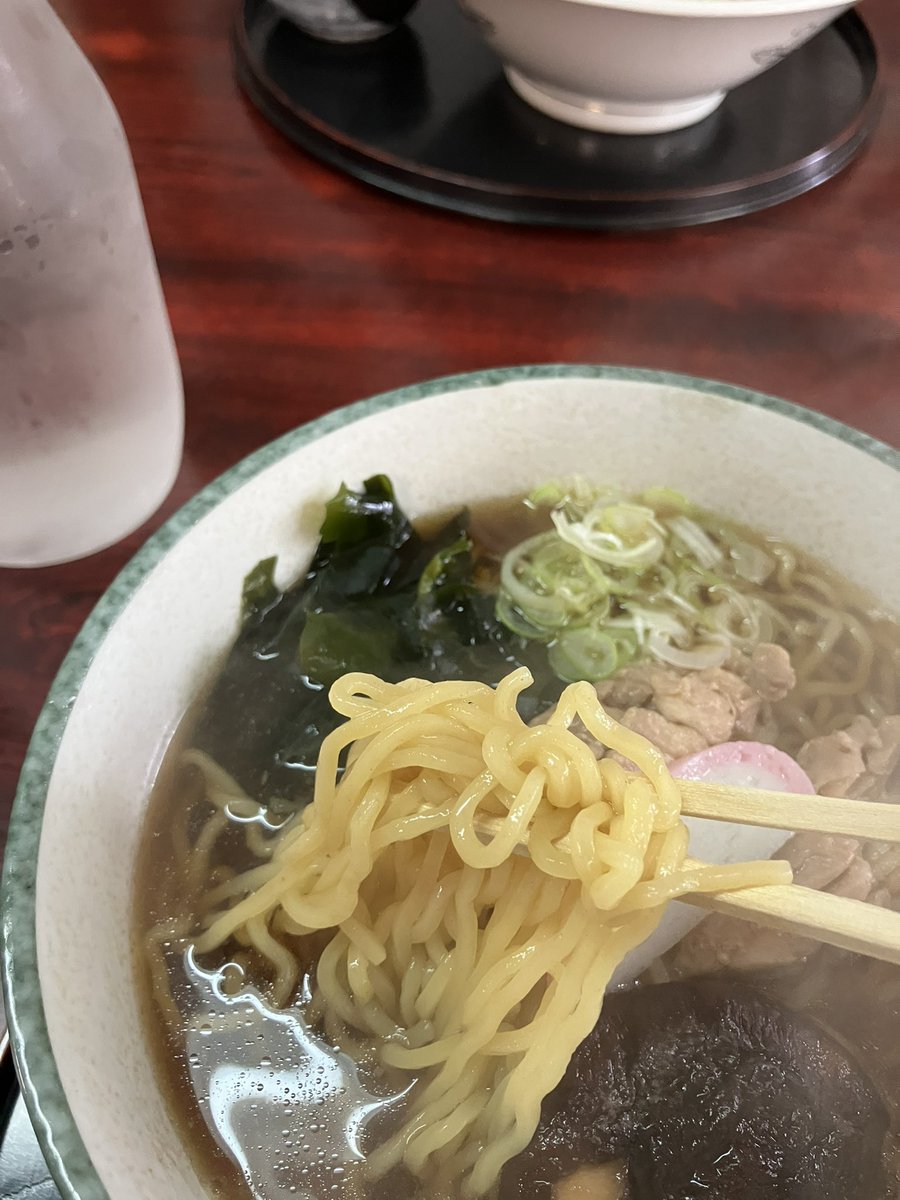 ymt9111's tweet photo. 昨日のラーメン🍜

そば処さかい
鳥中華そば

山形来る度に 鳥中華食べてますが、ここのスープはかなり甘め🍜
ですが、美味しゅうございました😋 https://t.co/vT8g3mdEib