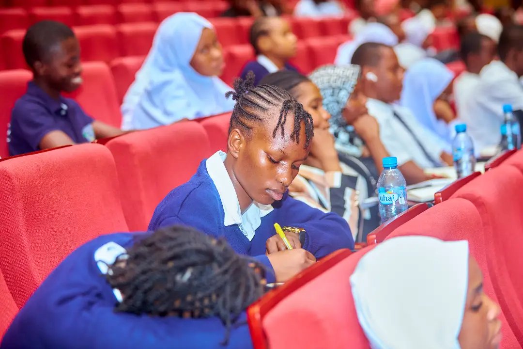 tznextgenfellow's tweet photo. Curiosity drives learning and growth.
Participants engaging in an interactive question-and-answer session, exploring leadership challenges, opportunities, and practical lessons from experienced voices.
#TNLF2026 #TNLFCohort2 #IntergenerationalDialogue #Vision2050 https://t.co/9GKAKNVYEx