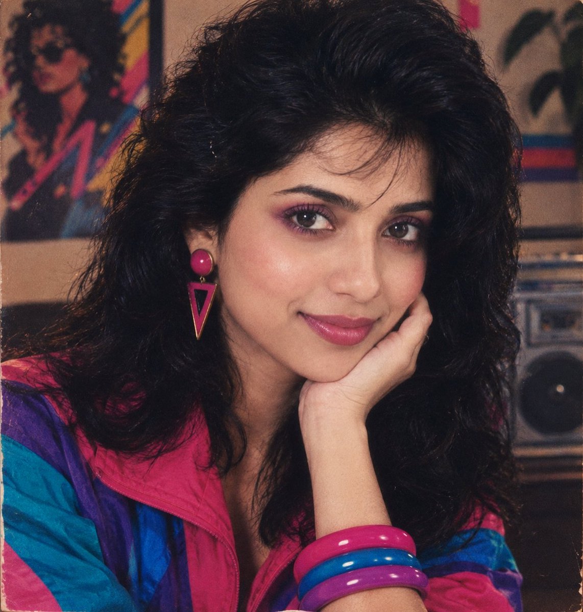 ItsMeeSanvi's tweet photo. Back To 80's Era 📸✨ https://t.co/EQrhDOkbfl
