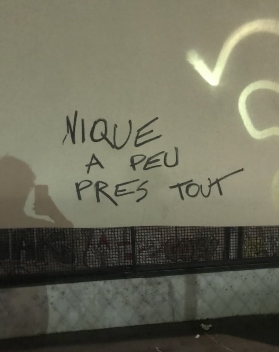 Hugolokante's tweet photo. @Kaotchann Allez hop, un de plus dans ma collection de tags marrants https://t.co/2TBwM1fKjP
