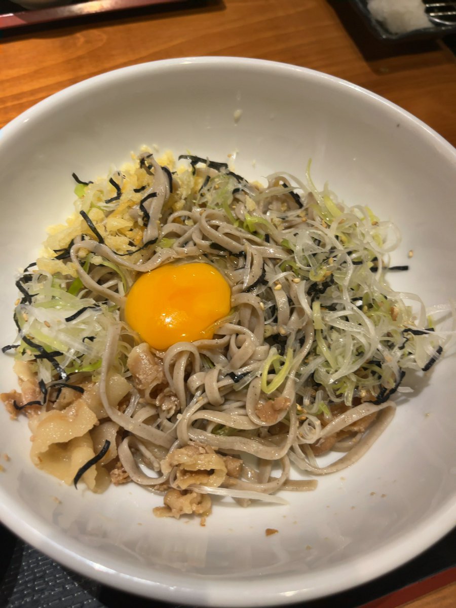 yiz10437's tweet photo. 蕎麦のお店です！
卵を入れて味変を楽しめます♪
黑船SOBA TENPLUS 松山市駅前店
愛媛県松山市湊町5-4-2 健勝ビル 1F
#ランチ #蕎麦 #黒船 https://t.co/4rOFGL8Xb0