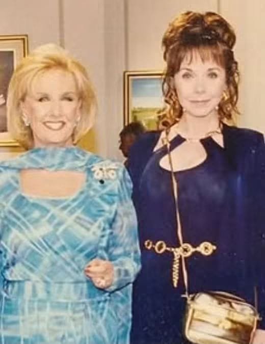 zulmaurorafaiad's tweet photo. DEL ARCÓN DE LOS RECUERDOS FOTO 💕*SÍ NO QUEDASE ESPERANZA ÉL CORAZÓN ❤️ SE DESGARRARIA** VIDA POR SIEMPRE VIDA ❤️*!! HOLA AMORES!! BESOTES 😽💋 https://t.co/HJupTemSlr