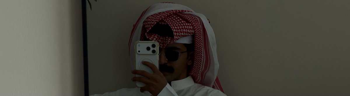 DD1T_'s tweet photo. قاعدة ربوعيّة راسخة:
ما بقى من ذكرياتك سوى يوم الربوع
النهار أقرا رسايلك ـــ والليل أسهره https://t.co/RtEF0IBIB8