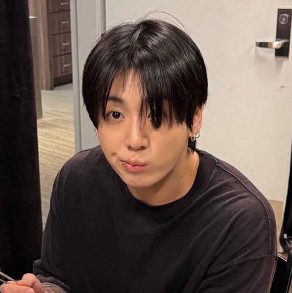 anotherkooromi's tweet photo. ถ่ายเมื่อวาน                                                     ถ่ายวันนี้ https://t.co/YgHAp7vwBQ