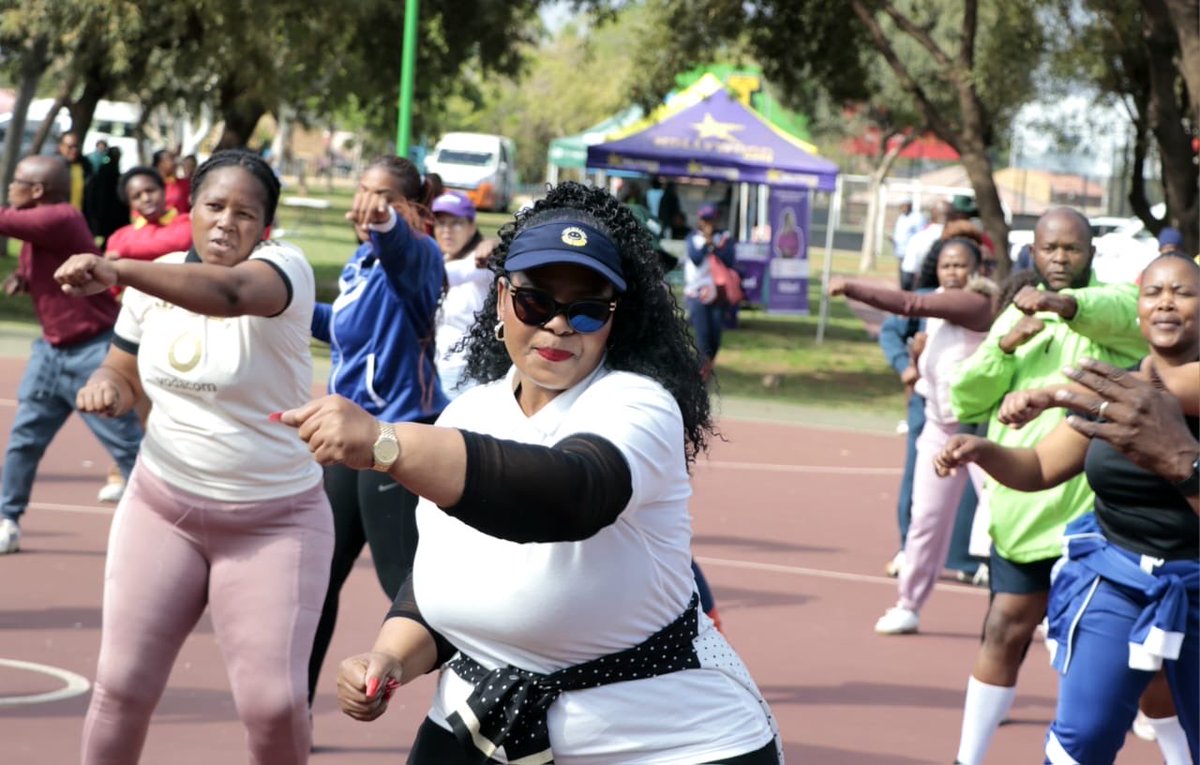 gpgSocDev's tweet photo. MEC @NkomoNomantu is participating in various sporting codes at the CTM Sports Complex in Meadowlands, Soweto, as the part of Public Servants Wellness Wednesdays Program.
#WellnessWednesdays  #AsibeHealthyGP #GrowingGautengTogether https://t.co/WUAbqOO1s9