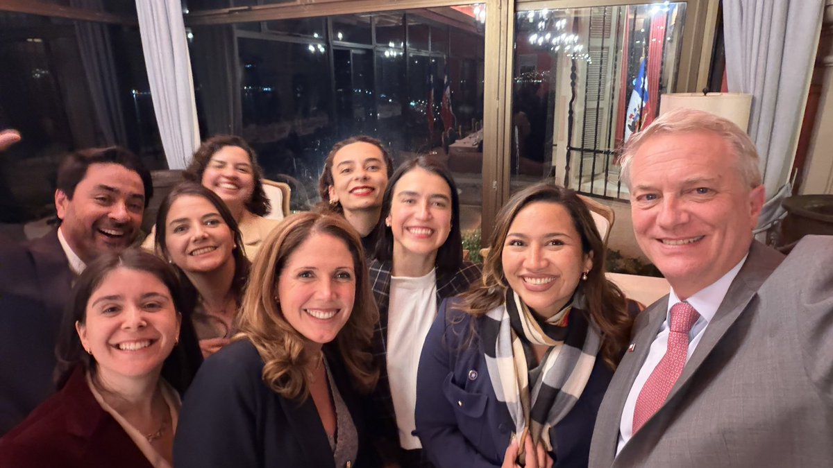 tepa_jeldrez's tweet photo. Linda noche con el @PresidenteKast en Cerro Castillo, afinando la máquina para el despegue de Chile🇨🇱 https://t.co/jWXeeFdEFn
