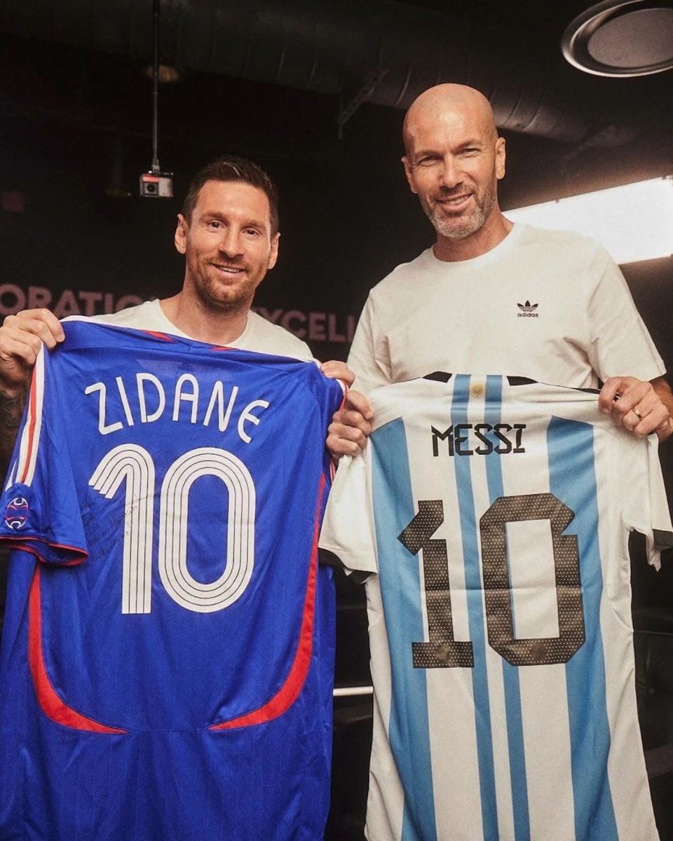 CrewsMat10's tweet photo. 🗣️Zinedine Zidane: “If anyone still has doubts about the GOAT debate, honestly, that person does not belong in football society." https://t.co/JuBIabIdc3