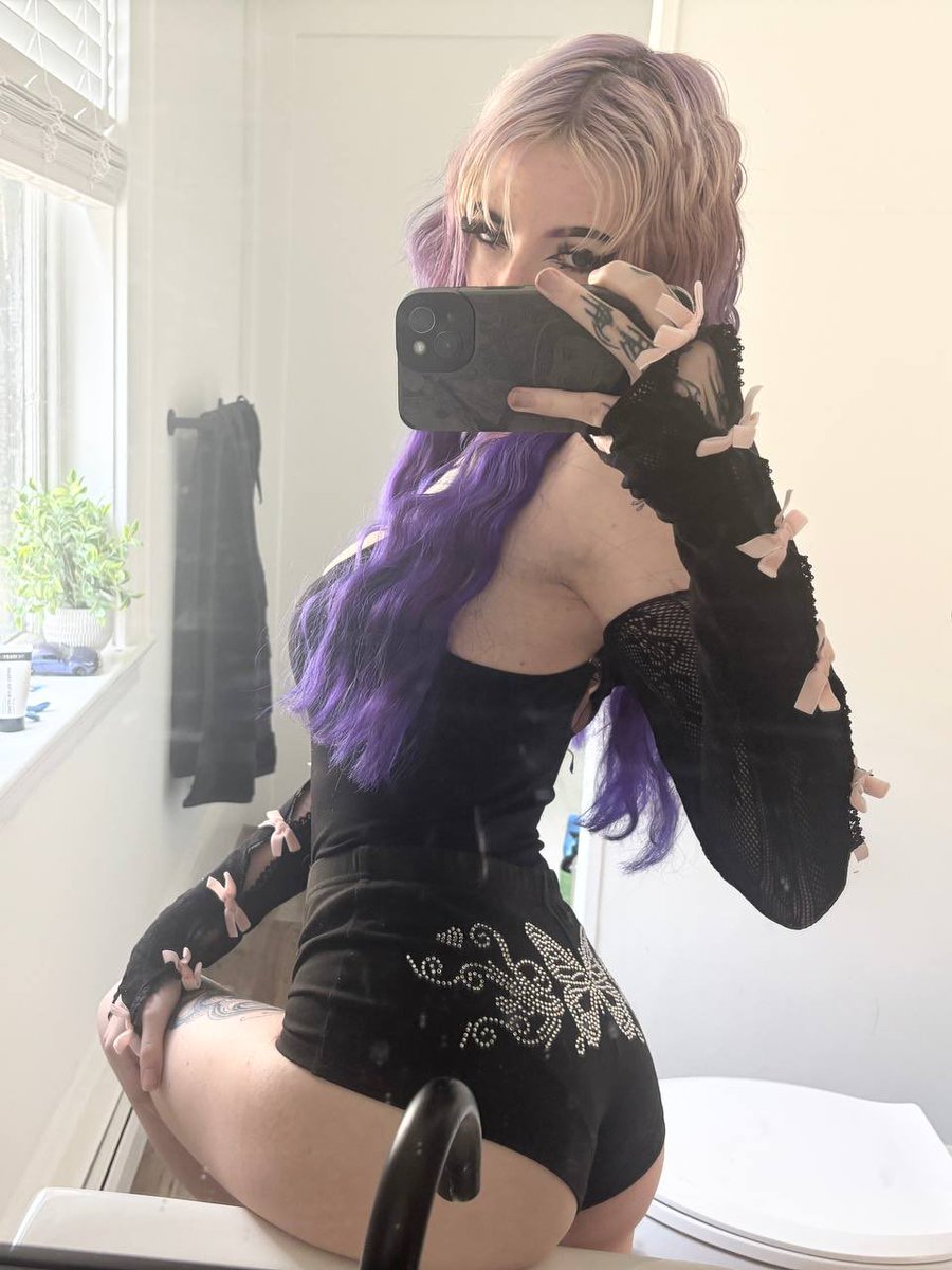 kiravayne27's tweet photo. I like being a lil intimidating 🤫🤭 https://t.co/uGfBUQ7vpi