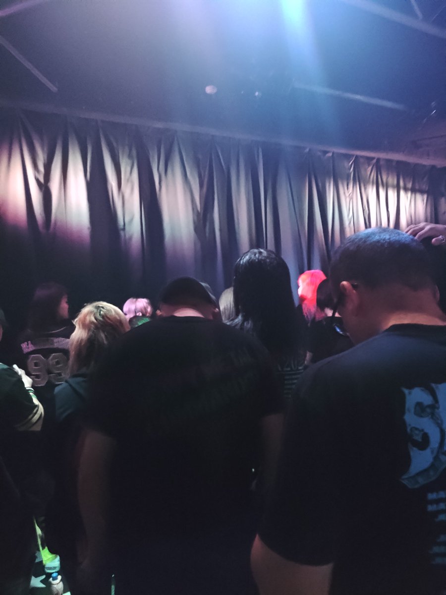 sabineko69's tweet photo. 今日は後方でもメッチャ前じゃ
昔ながらのライブハウス仕様に加えて
音がメッチャいいから
最近は一等お気に入りの箱なんじゃが
なんせ遠い…何時も道にまよってまう
とりあえず豪雨の後でもこれてよかった( ̄▽ ̄;)
#SEXMACHINEGUNS
#SMG
#滋賀 #野洲
#バリハリ #BARIHARI
#関西ワンマン3日目 https://t.co/ufmCyrDSLU