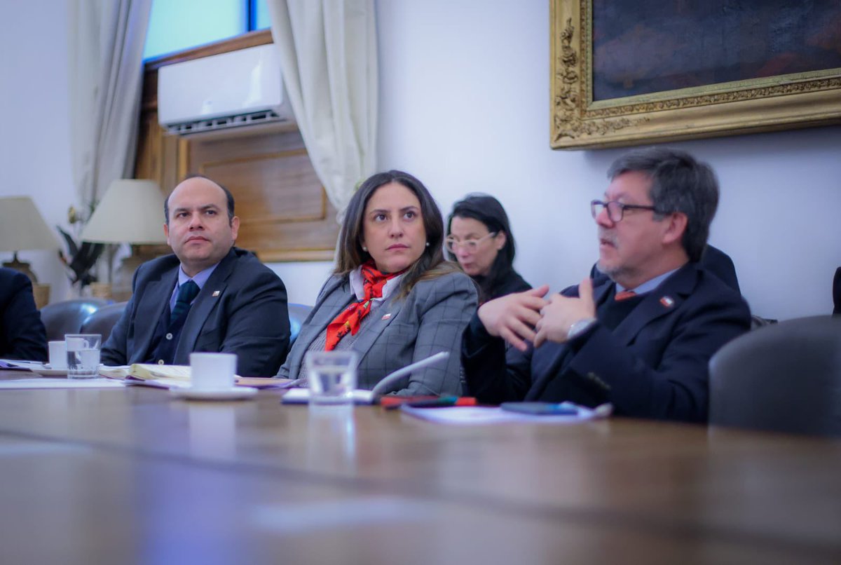 MaximoPavezC's tweet photo. La Inspección Total cumplió su objetivo de revisar el Estado con rigor y detectar sus falencias. Analizamos más de 913 millones de registros, identificamos 26 señales de alerta y realizamos 360 auditorías que permitieron detectar 1.529 hallazgos. 

118 hallazgos en 57 servicios, cuentan con recomendación del CAIGG para instruir sumarios administrativos y determinar eventuales responsabilidades. 

Ahora corresponde corregir, fortalecer los controles y asegurar que los recursos públicos se utilicen correctamente.