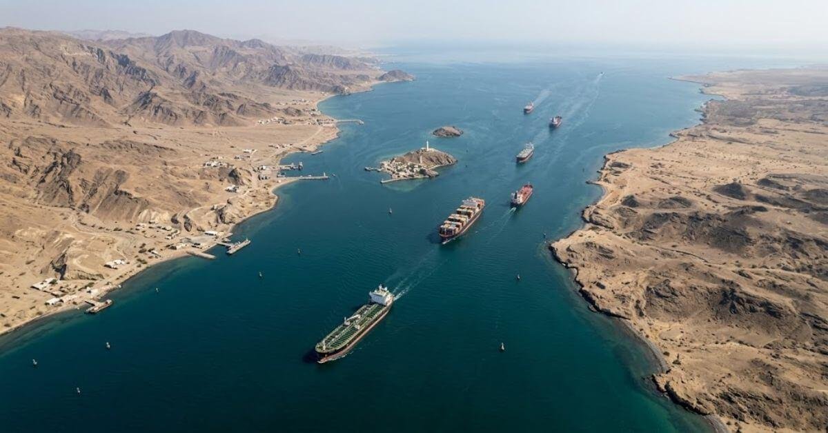 bajpai_karun's tweet photo. Pakistan Navy frequently highlights its ambitious modernization acquiring Chinese frigates, advanced submarines, and new surveillance assets. But what are the real outcomes? #PakistanMaritimeGap https://t.co/Ity384OfYO