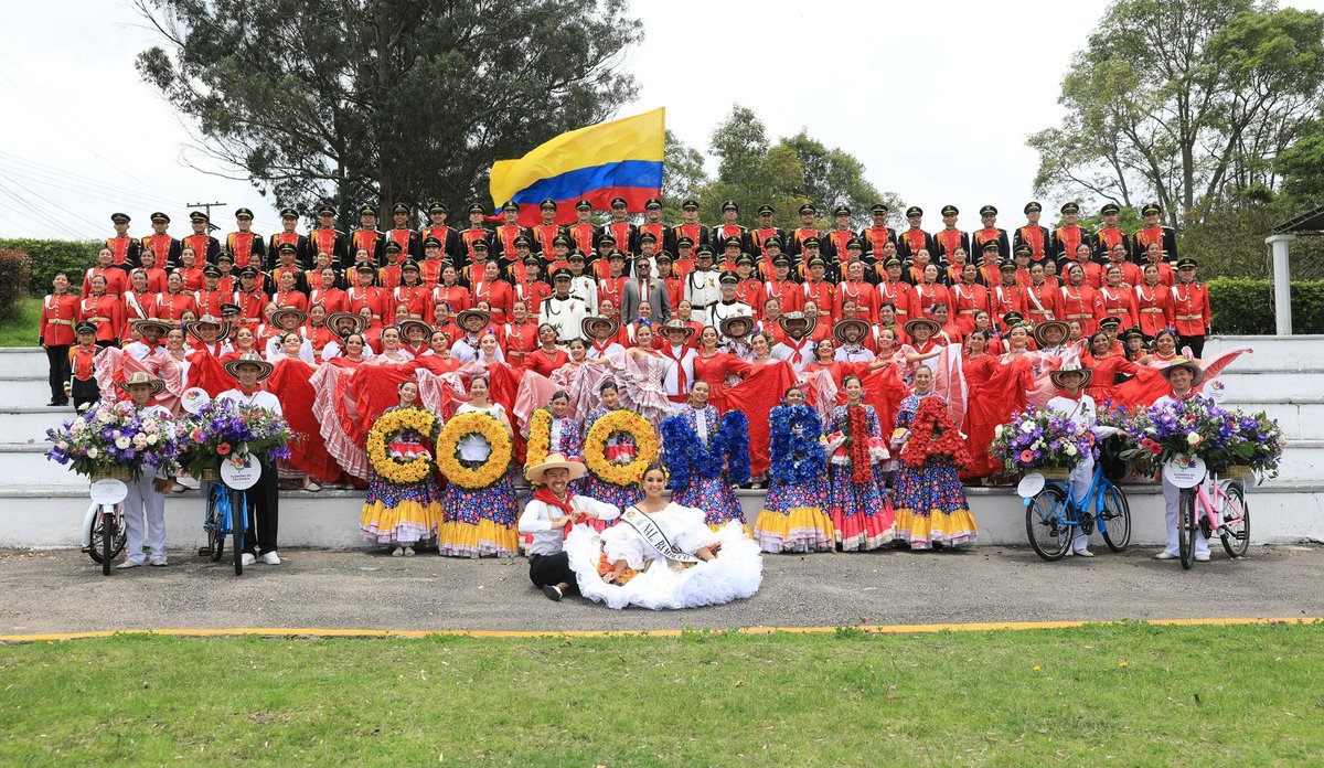 Cmcalifa's tweet photo. @VickyDavilaH Vicky! En ESTADOS UNIDOS, estará presente, en el Desfile de Año Nuevo MÁS IMPORTANTE DEL MUNDO, un Banda Colombiana de 220 integrantes, esto será en Pasadena en el ROSE PARADE. Queremos que usted nos apadrine y vea desfilar una banda colombiana por primera vez allí. https://t.co/56g9ohqt2p