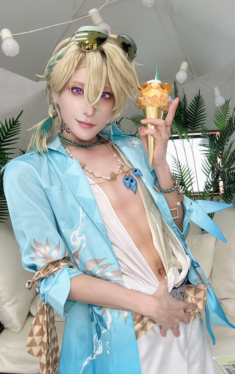 renxsuke's tweet photo. アベンチュリン/波と戯れる夏

🍍波乗りジェラート・パイナップル味🍨

撮影行ってきた〜！！！🌊☀️🌺 https://t.co/v7BBKChJWi