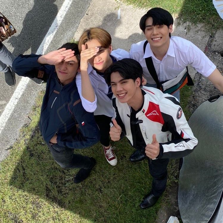 Rin_ding_dong_'s tweet photo. もう４人一緒のお仕事は難しいんだろうな…っていう寂しい気持ちと、新天地でも活躍してほしい気持ちと。何が正解かはわからないけれど、頑張れ…！たくさんの思い出をありがとう。

#BossNoeul  #FortPeat https://t.co/2KqDq2QPYM