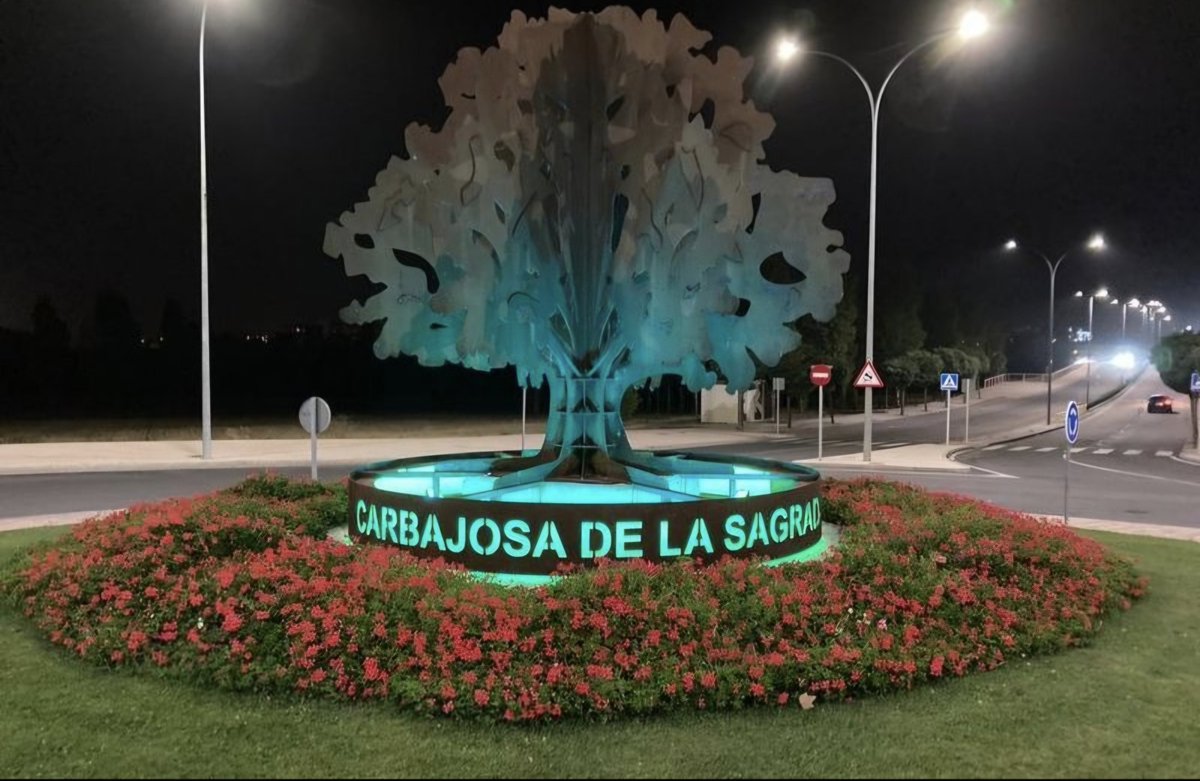 aytocarbajosa's tweet photo. El Ayuntamiento de Carbajosa de la Sagrada se suma hoy a la conmemoración del Día Mundial del Trastorno del Espectro Alcohólico Fetal (TEAF). En señal de solidaridad con las personas afectadas y sus familias, esta noche las rotondas de la localidad se iluminarán de color verde. https://t.co/XkGAvwwtzA