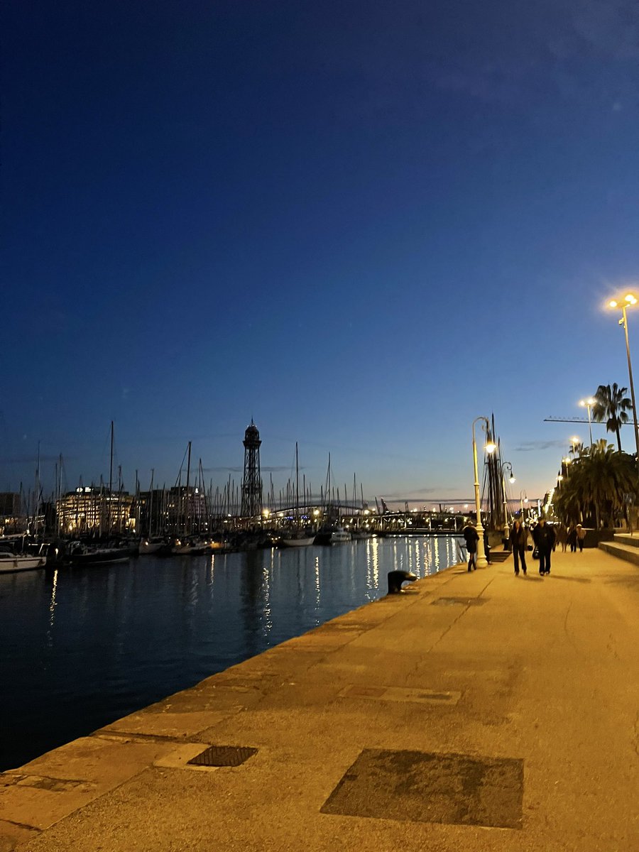 Sunmurfyyboi's tweet photo. Nothing could top the feeling of walking alone in bcn https://t.co/VSTnYRbMUV