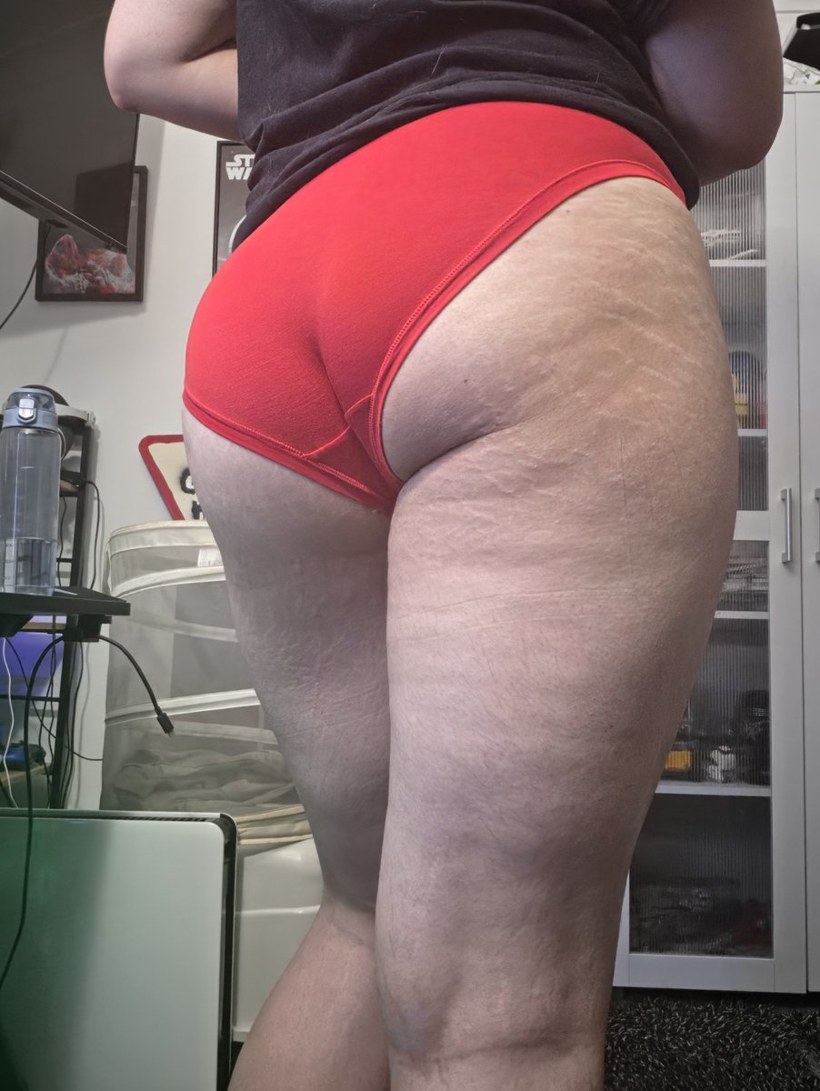 MaraJackal's tweet photo. Wanna come swimming me~?

#Swimwear #Thicc #Femdom https://t.co/GarBHuK44M