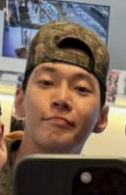 jetaimeenrose's tweet photo. น่ารักมาก ในวันที่แย่ได้เห็นหน้าโดยองอีกแล้ว ㅠㅡㅠ ขอบคุณนะ https://t.co/NIzbjgEgoi