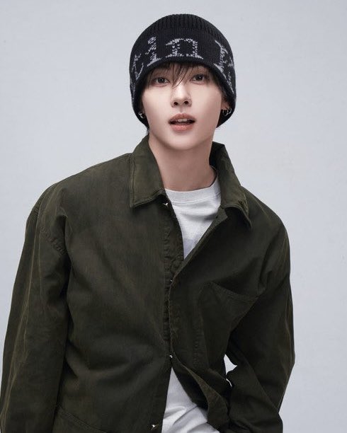 hwnzhuo's tweet photo. lee know &amp; ningning for gucci and matin kim https://t.co/0Vd1u6WPLp