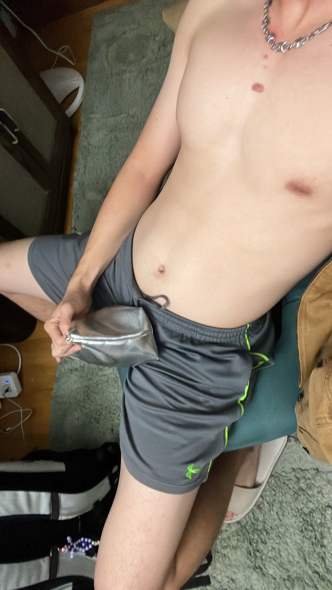 Hawtsuwup's tweet photo. Heading over to Seattle today, hopefully I will have hot gay sex 🤞 https://t.co/dNQOUPtyvk