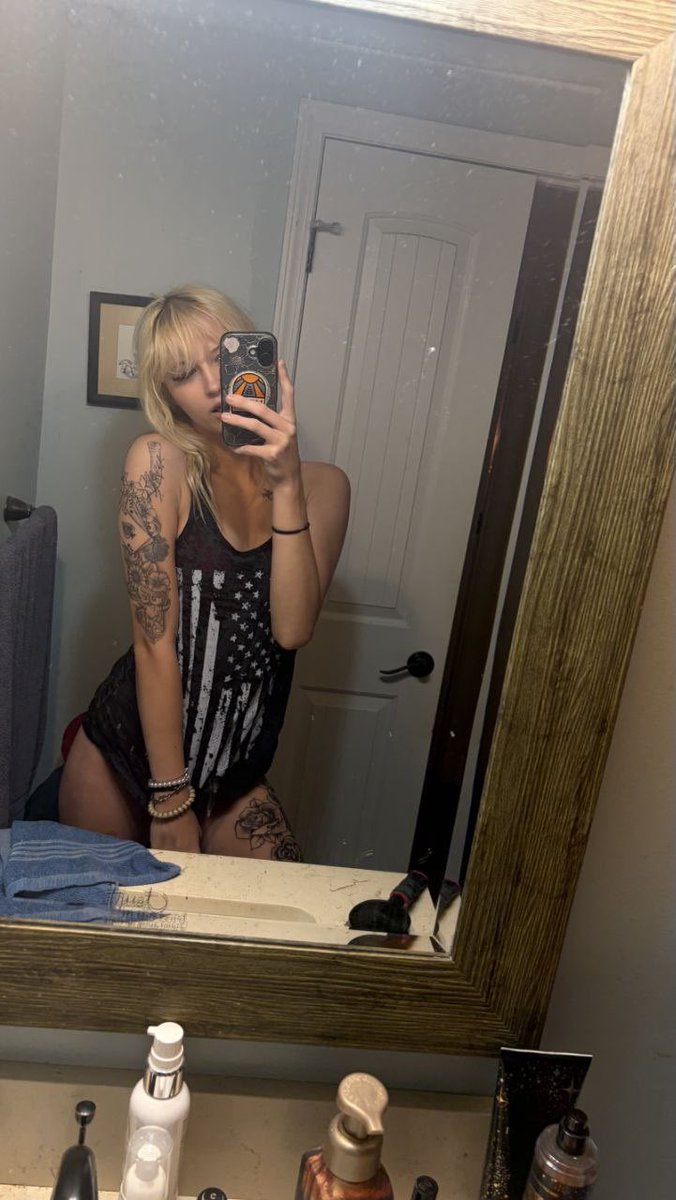 celestedalton26's tweet photo. this is me trying to look innocent btw, how am i doing 😭 https://t.co/80bAH1WnYF
