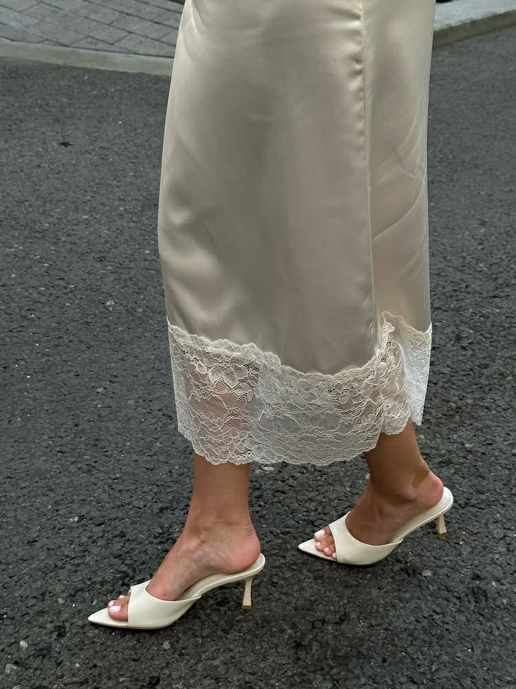 nyliava's tweet photo. lace with everything. https://t.co/wzq5cVmoOL