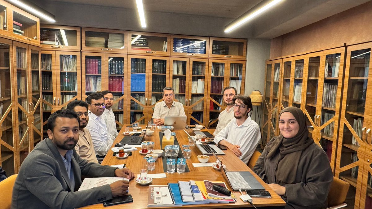 ilmietudler's tweet photo. National Building Initiative (NBI) temsilcilerini kurumumuzda ağırlayarak verimli istişarelerde bulunduk.
Görüşmede NBI heyetinin, İLEM Eğitim Modeli’ni örnek alarak kendi yapılarına uyarlama talebi öne çıktı. İLEM’in akademik ve düşünsel birikiminin uluslararası ölçekte model alınması, küresel etki sahamızı büyütmek adına son derece gurur verici bir adım.
Genişleyen uluslararası ağlarımız ve eğitim vizyonumuzla düşünce dünyasına katkı sunmaya devam ediyoruz!