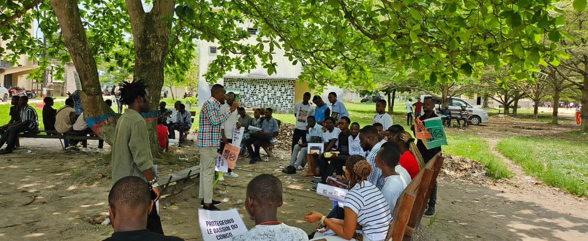 XRKisangani's tweet photo. #InstantÉco
À l’UNIKIS, nous avons échangé avec les étudiants sur la transition énergétique et la préservation des ressources du Bassin du Congo. L’accès à l’énergie et la pression sur les forêts sont des enjeux qui exigent des solutions durables et adaptées. 
#XR_Kisangani https://t.co/cWyIB8JQqC