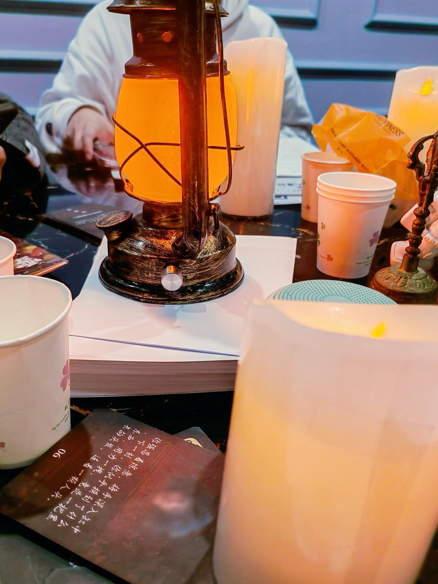 HasanOzturqfn5's tweet photo. Just nailed a mind-bending murder mystery剧本杀 game at the new downtown board game cafe ◆ Got zero doubt I’d make a great detective in a real case—where’s my next clue #BoardGameFun #GameNight https://t.co/SQB3SQgXsQ