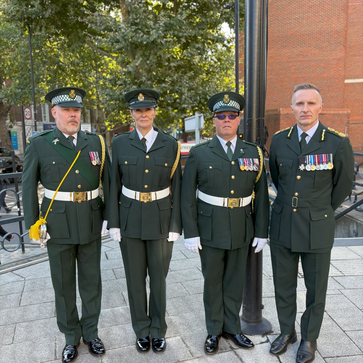 Ldn_Ambulance's tweet photo. On #999Day, our Chief Executive @JasonKillens KAM led a moving ceremony reflecting on the vital role our emergency services play in protecting and caring for our communities, with a two-minute silence remembering those colleagues who are sadly no longer with us 💚 https://t.co/MSZ6DnB7eO