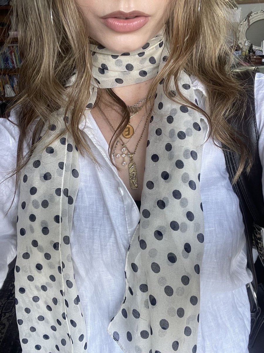 llizziebee's tweet photo. polka dot liz 𓈒𓏸.°• https://t.co/viuxJxZtVF