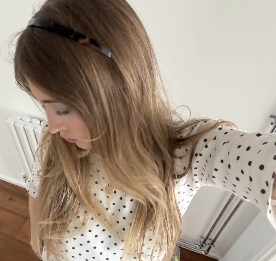 llizziebee's tweet photo. polka dot liz 𓈒𓏸.°• https://t.co/viuxJxZtVF
