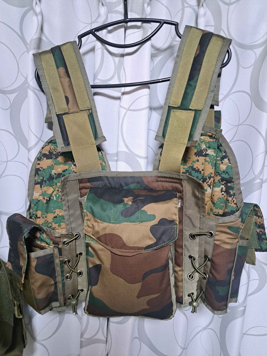 Hiro16623real's tweet photo. シリアのローカルメイドっぽいデザインのチェストリグを作ってみた。

ナイロン＆オックス以外のツイル＆リップストップ生地で初めてチェストリグ作ったわ。
良い感じの質感になって好い https://t.co/1KqTNrdAPu