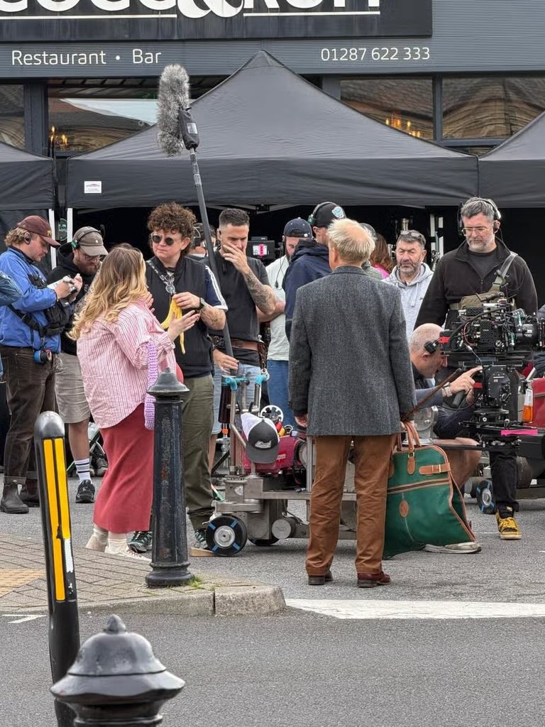 peonysummers's tweet photo. Nicola Coughlan spotted with Toby Jones filming the new Netflix adaption of Roald Dahl’s short stories!

she is playing Mary Maloney from Lamb to the Slaughter 

https://t.co/kYCpMsHMh1 https://t.co/b2didVKgg2