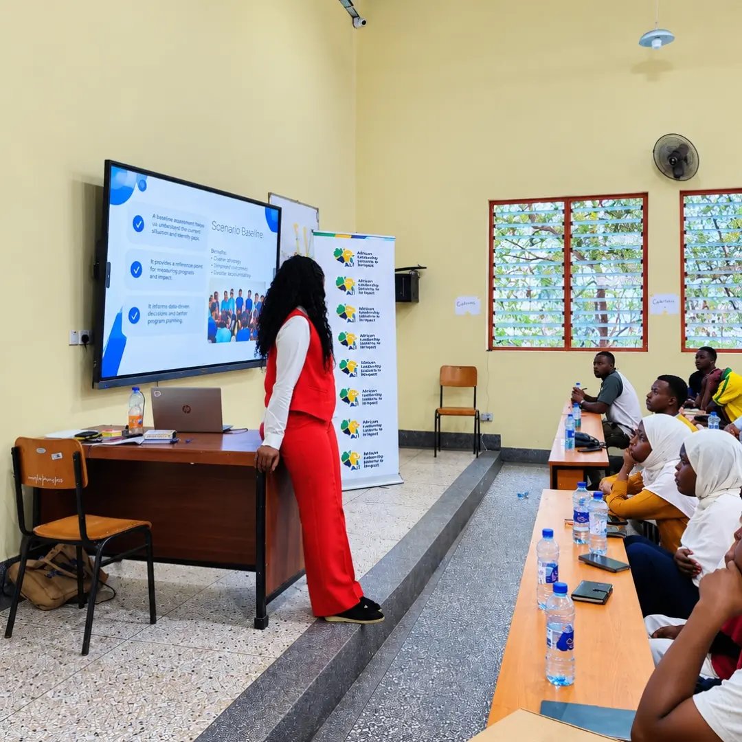 tznextgenfellow's tweet photo. Building Emotionally Intelligent Leaders for Impact 

During the session, participants explored the Emotional Intelligence (EI) Framework, gaining practical insights on understanding emotions, challenging assumptions, and responding effectively in different situations. https://t.co/7BnEEajEex