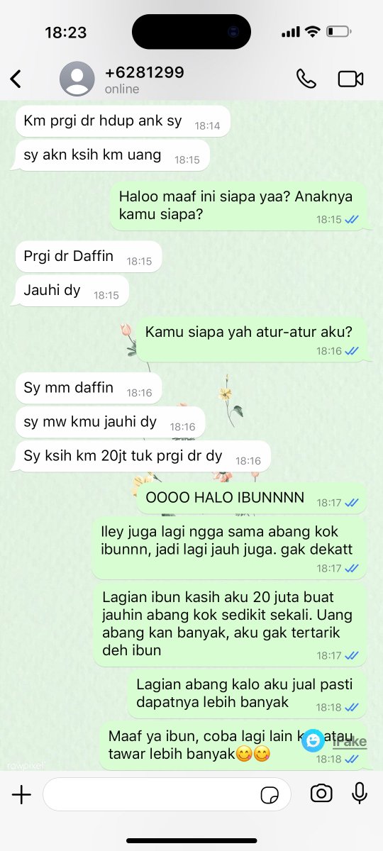 _fortune_me's tweet photo. real what if soalnya ibun-nya abang ngga jahat begini, tapi inilah Iley kalo disuruh jauhin abang pake iming-iming duitttt

Hyuckren / Dongren one tweet AU https://t.co/vQ5QOmSZIp