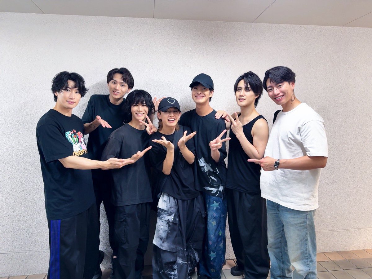 _takuya_yoshida's tweet photo. #ろまたん2026 
4日目6公演目！
ご来場いただきありがとうございました✨
お見送りも楽しかったです！

健豪とナオくんが観に来てくれた〜！
たい焼きの差し入れもありがとう🥰
これ食べて明日も頑張るね！！

明日は13時公演です！
よろしくお願いいたします！！
みんなでも📷 https://t.co/Gmp3bNglN6