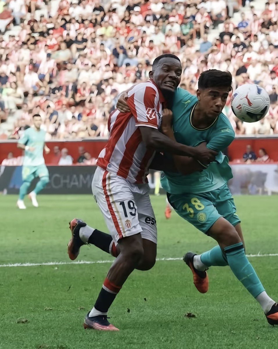 GironaMedia's tweet photo. 🎙️ Avui a les 16h, puntuals com sempre, nou programa de #TOSSUTS
👀 Un futbolista gironí ens ha fet arribar un àudio per a tots vosaltres https://t.co/Ge0fSGUH9S