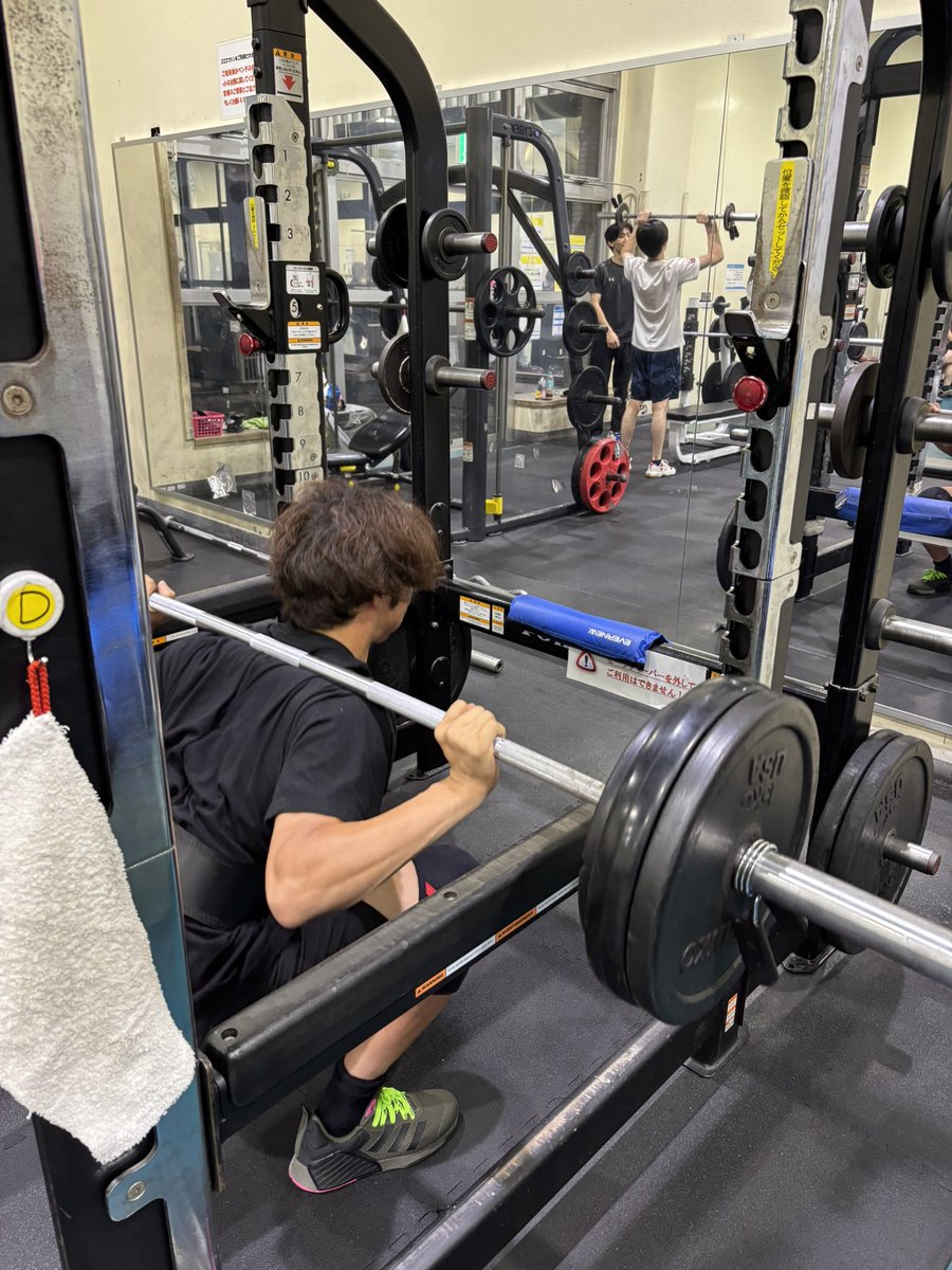 akki400's tweet photo. 森に迷い込んでしまった https://t.co/qIq8T3quuU