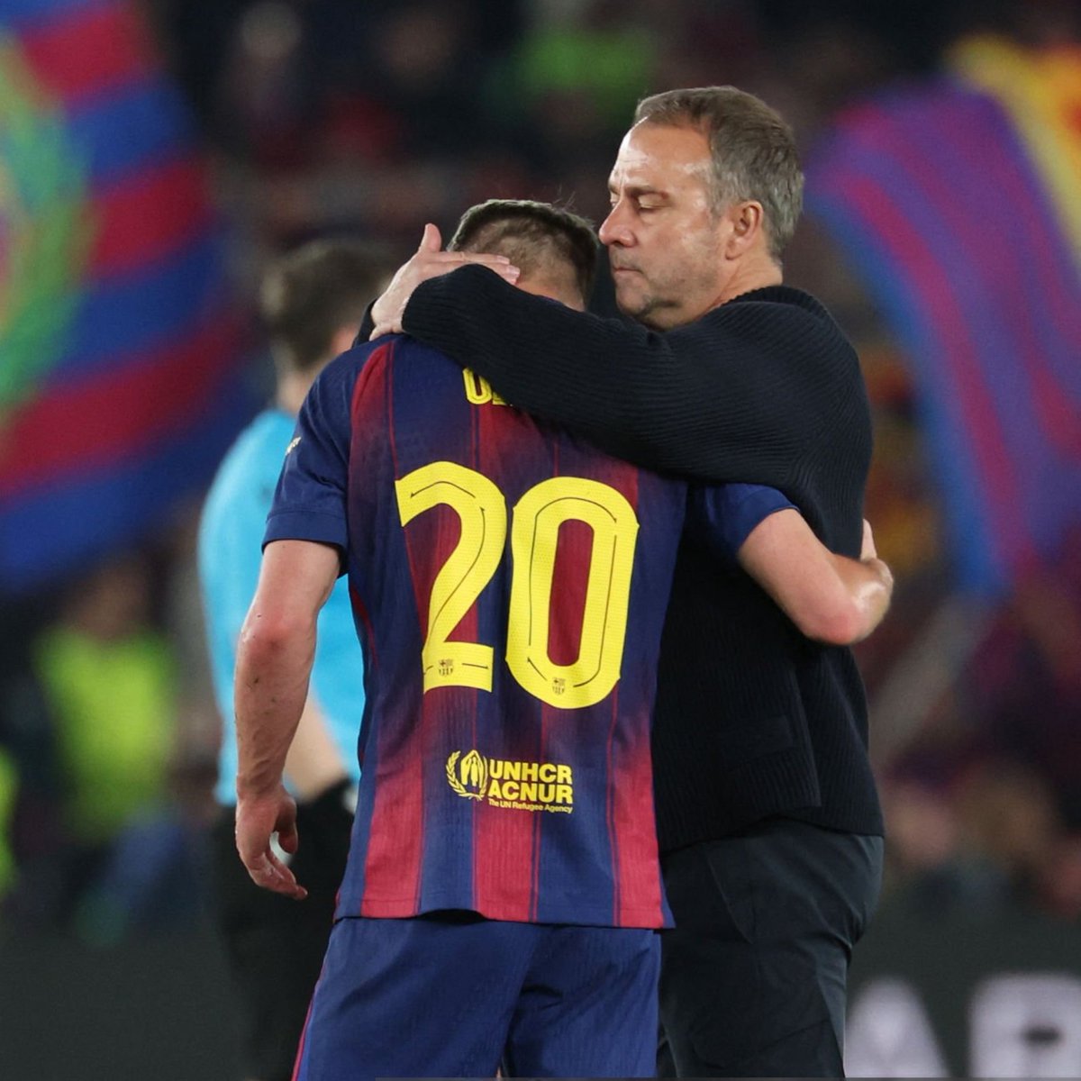 Forca_Fcb's tweet photo. داني أولمو:

قال لي هانزي: "أنت بطل العالم يا داني"

قلت له: "أعرف ذلك يا مستر"

ثم ضحك، وقال: "والآن علينا أن نفعل ذلك مع برشلونة" https://t.co/9SYDVn1vPt