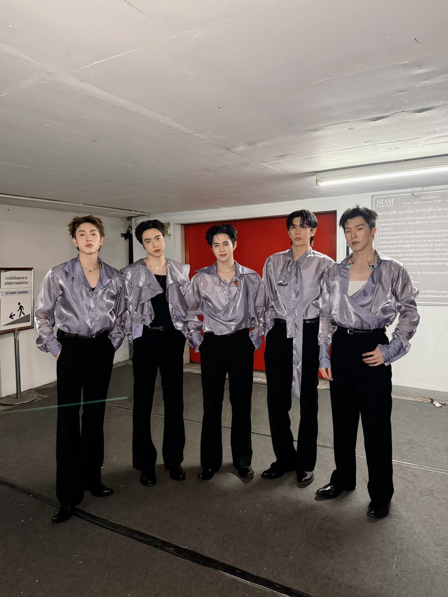 PROXIE_Official's tweet photo. Fit Check  ⁺˚⋆｡°✩🔮✩°｡⋆˚⁺💫
หมอดูบอกว่าเนื้อคู่ของคุณจะใส่เสื้อสีม่วง ॱଳ͘

🧡💛💚🩷🩵💜

#พ้อกสีพามูมาดูดวงกันครับสมาชิก 
#MUFestivalxPROXIE #MUFestival 
#PROXIEth #bROTHERSMUSIC https://t.co/yvI8gJm270