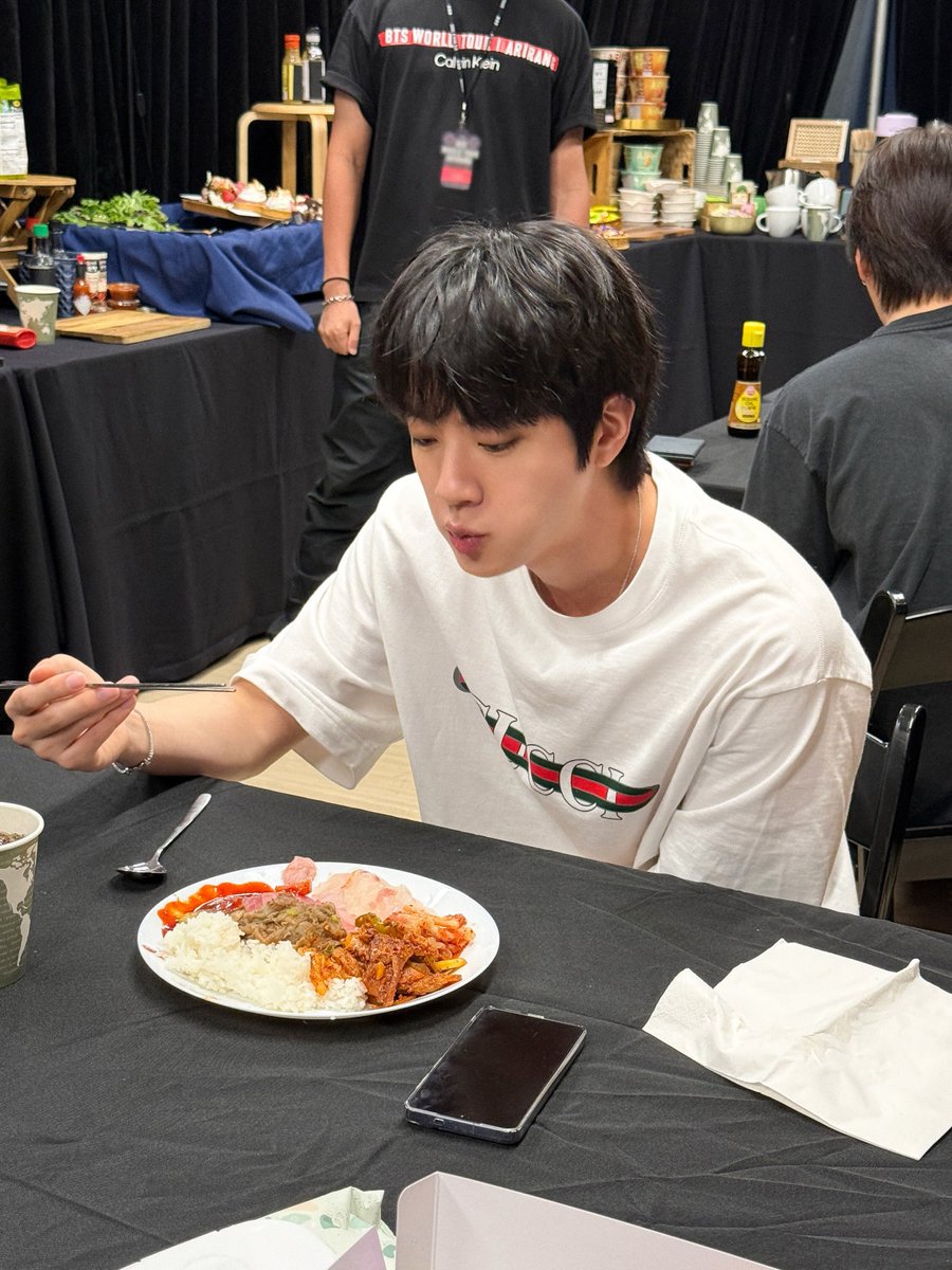 seokjinfile tweet picture