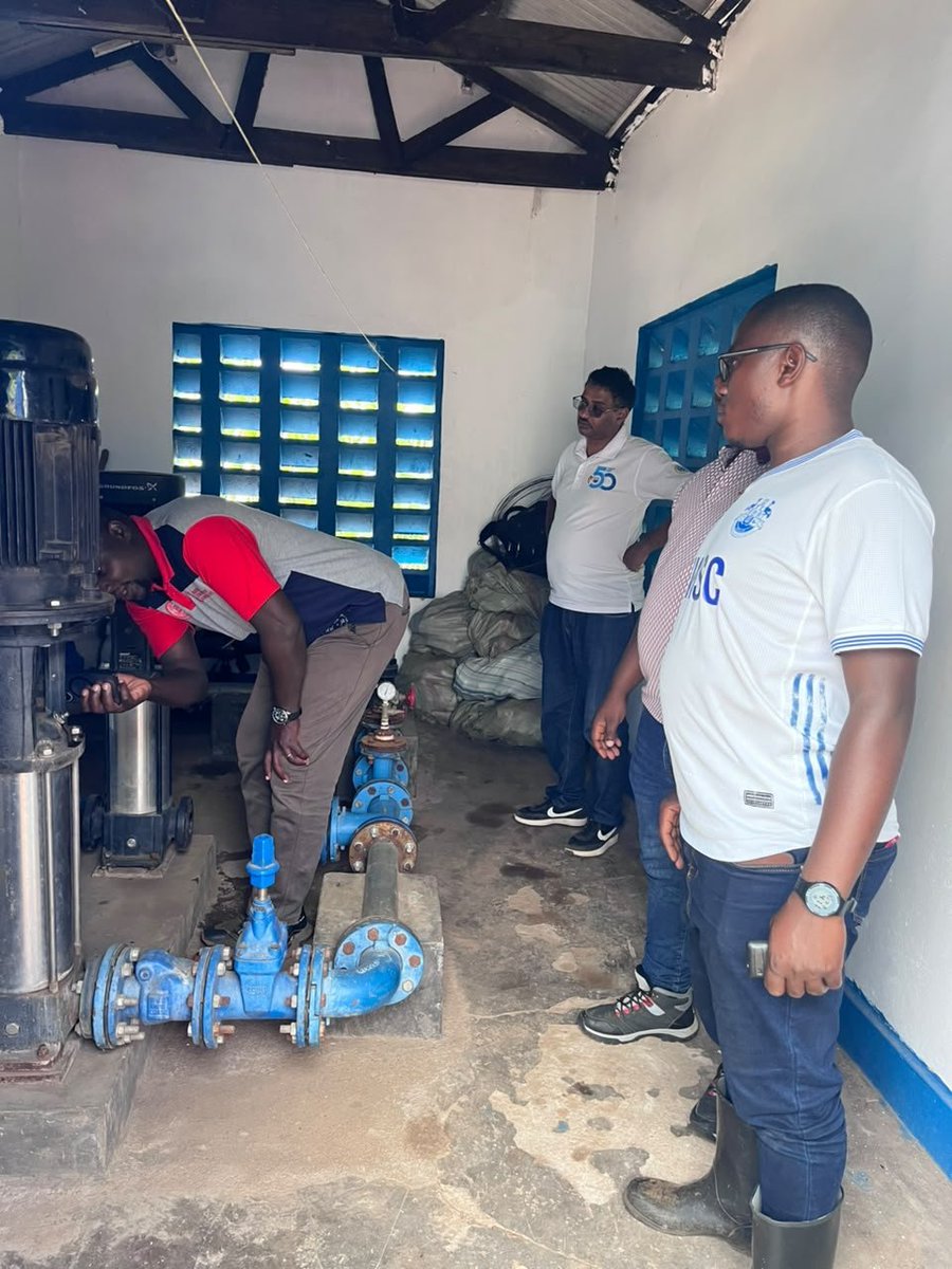 nwscug's tweet photo. NWSC assesses Rubirizi systems to complete Kabaseke project and improve treatment plants

An NWSC technical team led by Senior Manager Water Quality, Dr Babu, has carried out a needs assessment in Rubirizi Area to identify interventions required to improve water supply, optimise treatment and strengthen existing infrastructure.

The visit focused on three areas: completion of the ongoing Kabaseke Water Supply Project, optimisation of Kakindo Water Treatment Plant, and the operational performance of Bururuma Water Treatment Plant.

At Kakindo, the team inspected the 200m³ water treatment plant and the 120m³ Kabaseke Reservoir before proceeding to the Kabaseke Booster Station, which is being developed to pump water from Kakindo WTP. 
The works include a 60m³ sump and pump house, as well as the 120m³ Katanda Reservoir.

The assessment found that several items are still required to complete the project, including power connection, electrical and mechanical installations, pumping equipment, and the pumping and return mains.

 Once finished, the project is expected to improve supply in Katerera Branch.

The team also reviewed treatment processes at Kakindo WTP to improve plant efficiency and make better use of available infrastructure. At Bururuma WTP, which has a capacity of about 1,000m³ a day and draws raw water from Lake Rutoto, the team assessed production, treatment performance and the interventions needed to improve service.

NWSC is implementing a number of interventions across the country to improve access to clean water for all #NwscWorks @NWSCMD