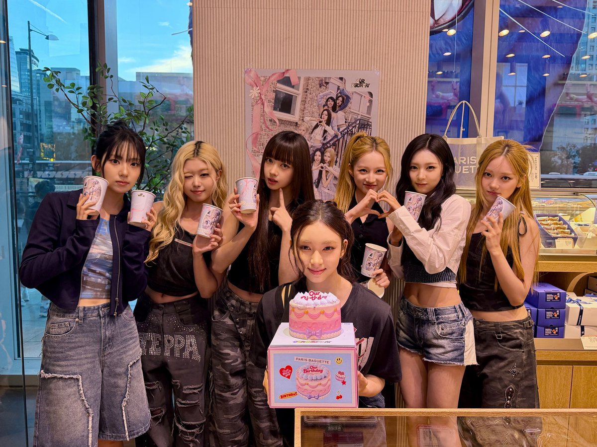 OBD_offcl's tweet photo. '𝗜𝘁'𝘀 𝗢𝘂𝗿 𝗕𝗶𝗿𝘁𝗵𝗱𝗮𝘆'
파리바게뜨 OURBIRTHDAY CAKE🎂 

#OURBIRTHDAY #아워벌스데이 #OBD
#파바X아워벌스데이 https://t.co/pTZngUDBjs