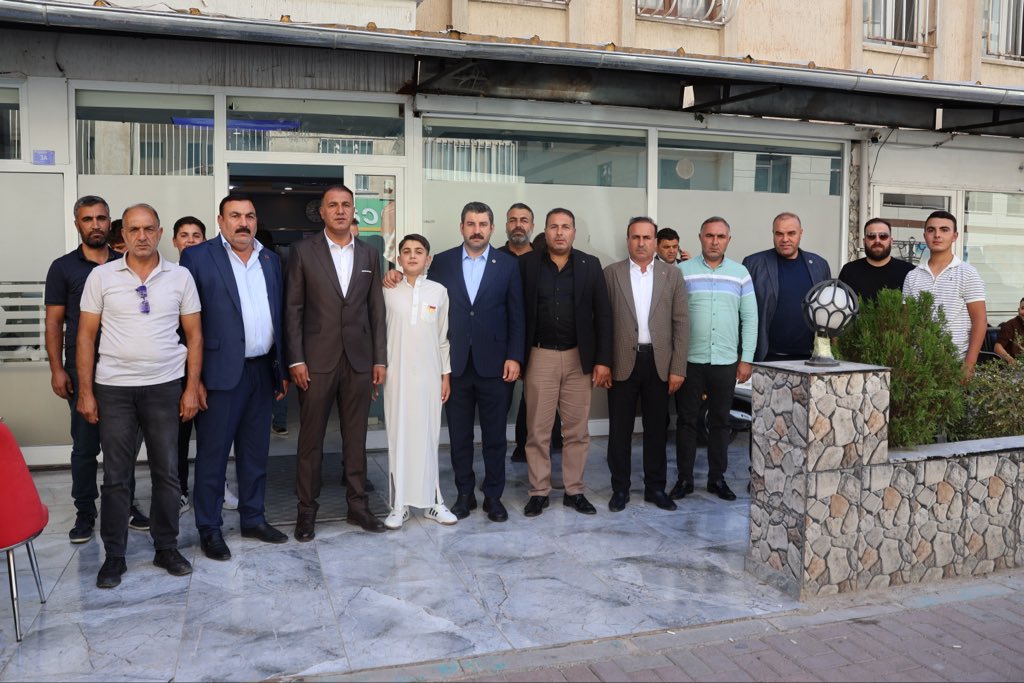 ibrahimeyyupogl's tweet photo. Bizim yöremizde kirvelik, akrabalık kadar kıymetli ve güçlü bir bağdır.

Bilal Kırmızı’nın kıymetli evladının sünnet merasiminde kirvelik yapmanın mutluluğunu yaşadık. 

Rabbim evladımıza sağlıklı, huzurlu ve güzel bir ömür nasip etsin; vatanına, milletine ve ailesine hayırlı bir evlat olarak yetişmesini diliyorum.