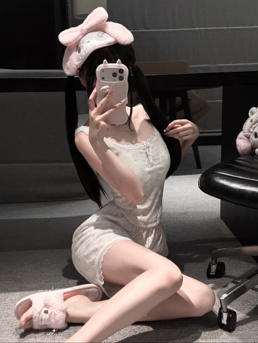 NicholasHiuvsq's tweet photo. 最近有的发春的感觉...                 

开脱！开脱！！！！ 

上供！！胸型很漂亮的  Luo照 锐评一下不许说我🐻黑！！！ https://t.co/hKqMjxx83l
